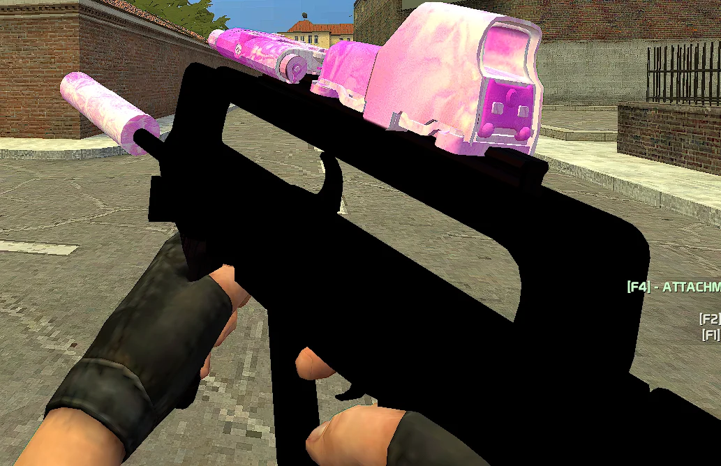 Noir + equipement blanc/rose